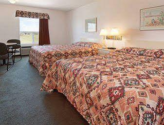Super 8 By Wyndham Meadow Lake מראה חיצוני תמונה